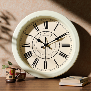 <span class=keywords><strong>Horloge</strong></span> murale numérique à quartz avec logo personnalisé OEM Chiffres romains simples blancs Décoration intérieure vintage silencieuse Chambre à coucher Mariage - Product Image 1