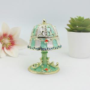 Exquisito Diseño de Caja de Joyería de Peltre Hecha a Mano con Pedrería Colorida Estilo Fabergé - Product Image 4