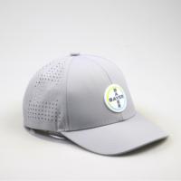 Topi Anti Air Custom OEM dengan Teknologi Pengeringan Cepat dan Lubang Ventilasi Laser Cut untuk Olahraga Luar Ruangan Golf dan Lari