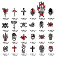 Paso Sico Nail Art Jewelry, Décoration d'ongles en alliage sertie de diamants, Autocollants pour ongles en forme de cœur de crâne gothique tridimensionnel