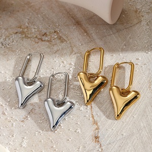 Pendientes de Acero Inoxidable Personalizables con Baño de Oro de 18K, Pendientes de Aro con Forma de Corazón y Cuadrado, Ideales para Joyería Moderna - Product Image 4