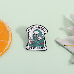 เข็มกลัดกาแฟรูปหัวกะโหลกแบบกอธิคเศร้าแต่ทนทานของขวัญตราสัญลักษณ์เพื่อสุขภาพสำหรับเพื่อนขายส่ง - Product Image 2