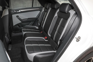 VW T-Roc <span class=keywords><strong>SUV</strong></span> de 5 Plazas, Caja de Cambios Automática, Volante a la Izquierda, Asientos de Cuero, 300 TSI, Cámara, Techo Solar, Garantía Global, Auto Usado - Product Image 4