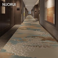 Luxuriöser, künstlerischer Hotelkorridor-Teppich, HD-bedruckter Hochleistungs-Läufer für gewerbliche Hotelprojekte und Flurbeläge