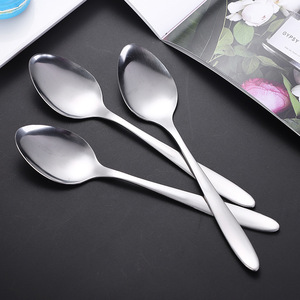 Cuillère à dîner occidentale pointue en acier inoxydable en gros, cuillère à riz moderne et simple de grande taille pour la maison, la cantine et les restaurants - Product Image 2