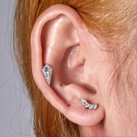 Piercing Labret en Titane ASTM F136 16G à Filetage Interne, avec Cadre Triangle Riveté et Zircon Cubique Rond Gradué, pour Cartilage, Tragus, Hélix, Conch