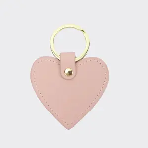 Moda Metal anahtar zincirleri özelleştirilmiş sıcak satış kalp şeklinde araba anahtarlık özelleştirme sevimli Pu deri anahtarlık