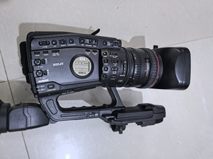Caméscope d'occasion Canon XF305 à bon prix, capteurs CMOS 3 x 1/3 type, zoom optique 18x, caméscope de diffusion HD - Product Image 3