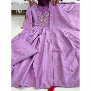 การแนะนำกางเกง kurti dupatta ที่สวยงามของเรานำเสนอการตัดส่วน kurti ที่สง่างามพร้อมงานกระจกจริงบนแอกสำหรับกระเป๋า - Product Image 2