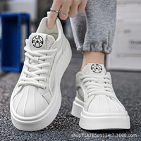 Baskets blanches à lacets pour hommes, nouvelle collection été, en maille respirante, semelle fine en plastique, chaussures de sport décontractées, style skate, doublure en tissu