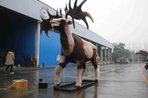 Nouvel arrivage Zigong modèle de parc d'attractions décorations de Noël cerf animatronique cerf robotique en fibre de verre grandeur nature pour Noël - Product Image 2