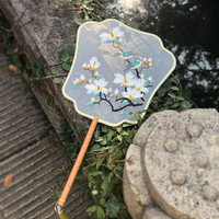 Fatingna Elegant Ancient Tuan Fan pour la danse classique Bambou magnifiquement brodé avec impression sculptée Portable double face