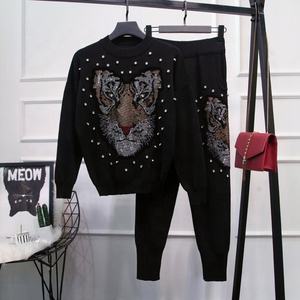 欧迪娜时尚串珠亮片宽松休闲针织裤2件套女式慢跑者套装 - Product Image 4