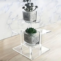 Présentoir carré en acrylique transparent de 20 cm sur 3 niveaux pour parfums et cupcakes en magasin de détail