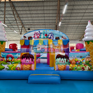 Château gonflable à succès avec fond photo, piscine intégrée et motif fraise - Product Image 1