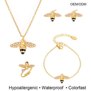 Ensemble tendance pour femme en acier inoxydable plaqué or 18 carats avec pendentif abeille en zircon goutte d'huile, collier, bracelet, bague et boucles d'oreilles - Product Image 1