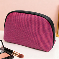 Trousse de Toilette de Voyage Tressée en Cuir PU Imperméable Demi-Lune pour Femme, Sac Cosmétique Semi-Circulaire avec Compartiments Intérieurs – Vente en Gros