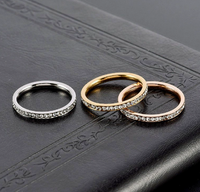 Bague en acier inoxydable de 2 mm avec zircon, style luxe léger et haut de gamme, bague tendance et minimaliste pour couple