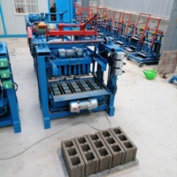 4-35 Machine automatique de fabrication de briques écologiques Machine électrique de fabrication de briques de terre de pavage en plastique recyclé Machine de pose de briques