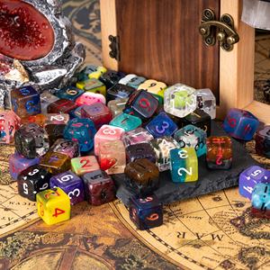 ลูกเต๋า FACCUB D6 แบบ 6 ด้าน สำหรับเกมกระดานและ RPG ราคาขายส่ง ผลิตจากพลาสติกเรซิ่นคุณภาพดี ทนทาน ตัวเลขชัดเจน ทำด้วยมือ เหมาะสำหรับคืนเกม - Product Image 3