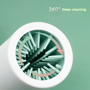 Commercio all'ingrosso portatile a 360 gradi per cani zampa di <span class=keywords><strong>cane</strong></span> rondella in Silicone morbido Pet Cleaner per cani e gatti Pet piede tazza di lavaggio - Product Image 2