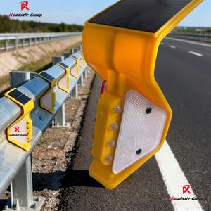ไฟสะท้อนแสงรั้วกั้นถนนโรดเซฟไทยแลนด์ ไฟ LED พลังงานแสงอาทิตย์มาตรฐาน IP65 รั้วกั้นถนนทรงสี่เหลี่ยมคางหมู เสาไฟสัญญาณจราจรพลังงานแสงอาทิตย์ - Product Image 1
