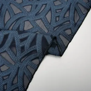 KEER fábrica personalizada al por mayor 100% estilo chino Damasco tela brocada Jacquard tela en poliéster para ropa de vestir