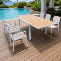 Table à manger extensible moderne pour l'extérieur avec structure en aluminium et plateau en verre céramique pour utilisation en cour