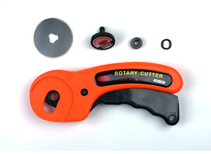 Taglierina Rotante Industriale in ABS da 45mm per Patchwork, Pelle, Fionda, Elastici, Taglio Tessuti, Manico Personalizzabile, Supporto ODM - Product Image 2