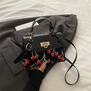 Sac à main MXM Cherry, boucle de fermeture élégante, PU, sac à bandoulière portable pour femmes, polyester imprimé, style académique, vente en gros - Product Image 6