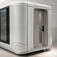 Maison capsule spatiale moderne de 40 pieds, cabane modulaire intelligente avec grand balcon panoramique pour villa et complexe de camping en montagne