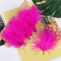 Vente en gros de plumes teintées en vert véritable sac de jeu décoratif vert 50pc plume de marabout de sang en vrac pour bricolage matériel volant