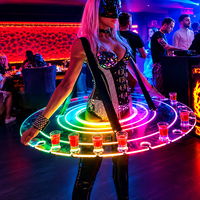 Support à Verres LED en Acrylique LiqVis, Forme Unique, Design Tendance, Mobilité Mains Libres pour Fêtes d'Anniversaire et Cocktails