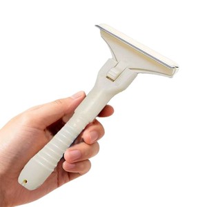 Herramienta manual de afeitado de plástico para eliminar el pelo de cerdos, para uso doméstico en las patas de cerdos. - Product Image 2