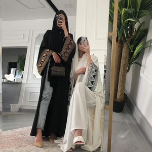 Modesti abiti kaftani aperti da donna estivi Eid bianco nero ricamato stile Dubai Muslim per abbigliamento islamico gratuito autunnale - Product Image 1