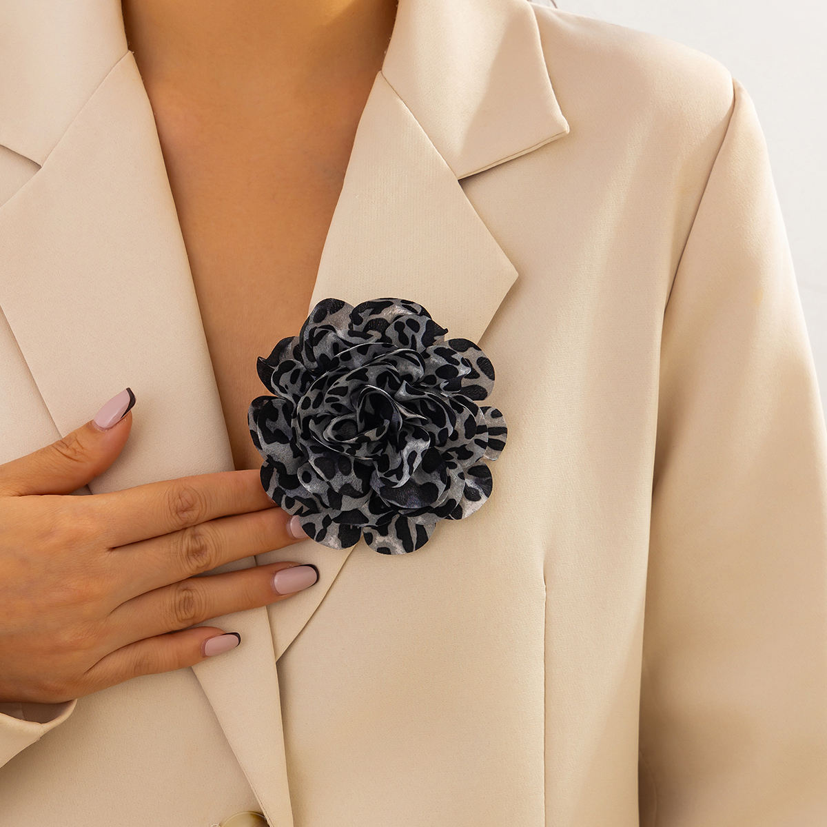 Fashion Handmade Cloth Ribbon Fabric Big Leopard Print Flower Brooch for  Women Elegant Lady Party Wear Other Jewelry Accessories