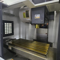 Machine de fraisage verticale CNC VMC1165, directement de l'usine, service OEM ODM, équipement de découpe de métaux robuste