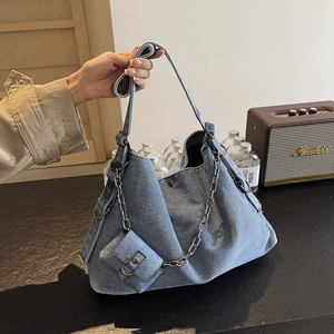 Borsa a Tracolla Trendy da Donna Stile Western con Catena, Grande Capacità per Ragazze e Giovani Donne - Product Image 5