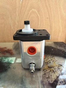 31FT-01450 Hydraulic <b>Fan</b> <b>Motor</b> for Construction Machinery High Performance High for Performance. High Quality Oil Seal I - Product Image 4