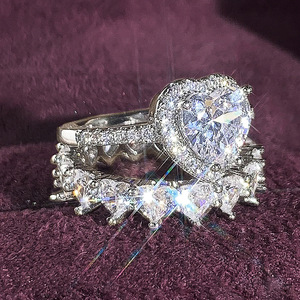 Set di anelli con zirconi scintillanti a forma di cuore per donna, gioielli romantici da regalo per matrimonio da principessa - Product Image 4