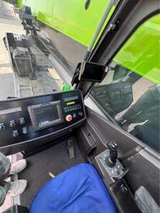 Grúa Todoterreno China ZAT2000V de 200 Toneladas, Motor de Elevación Pesada, Marca Líder SHANGHAI - Product Image 6