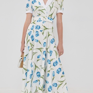 เดรสลำลองฤดูร้อนของผู้หญิงเดรสคอวีแขนสั้นความยาวปานกลางพิมพ์ลายดิจิตอลเอวธรรมชาติสไตล์หวาน - Product Image 2