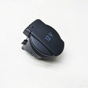 ฝาครอบช่องจ่ายไฟ 12V ของ Volkswagen Skoda พร้อมพอร์ต USB รุ่น 919341 - Product Image 1