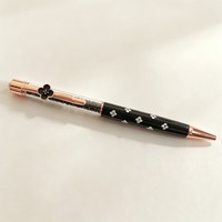 Stylo bille en métal avec logo personnalisé, motif trèfle à quatre feuilles, tube floral, design en cristal, pointe de 1,0 mm, écriture fluide, cadeau promotionnel