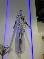 Sculpture en fibre de verre de robot de science-fiction pour hôtel, salon moderne, centre commercial, décoration artistique, salle d'exposition, bar, sol