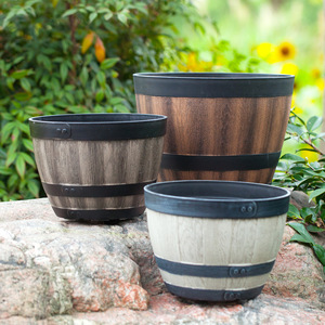 Venta al por mayor biodegradable decoración <span class=keywords><strong>de</strong></span> jardín al aire libre PP PE HDPE maceta <span class=keywords><strong>de</strong></span> plástico maceta <span class=keywords><strong>de</strong></span> barril <span class=keywords><strong>de</strong></span> <span class=keywords><strong>madera</strong></span> diseñado <span class=keywords><strong>para</strong></span> el balcón del hogar - Product Image 2