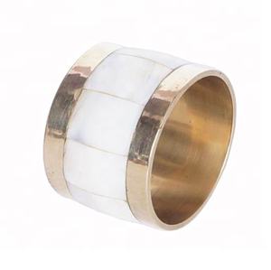 Rond de serviette en métal stocké pour les occasions de fête - Product Image 1