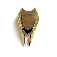 Accessoires de golf brevetés, marqueur de balle magnétique personnalisé en noyer, en forme de bouclier, outil de réparation de divots de golf