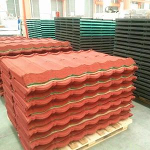 屋根瓦建築用軽量ソーラーパネル屋根タイル0.28- 0.4mmストーンコーティング金属屋根タイル中国製品 - Product Image 1