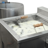 La ligne de production semi-automatique de chips de pommes de terre est utilisée pour l'industrie de transformation de snacks à petite ou moyenne échelle et l'usine alimentaire